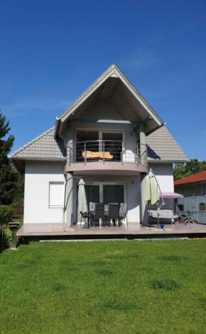 Гостиница Holiday home Balatonboglar/Balaton 18199  Балатонбоглар